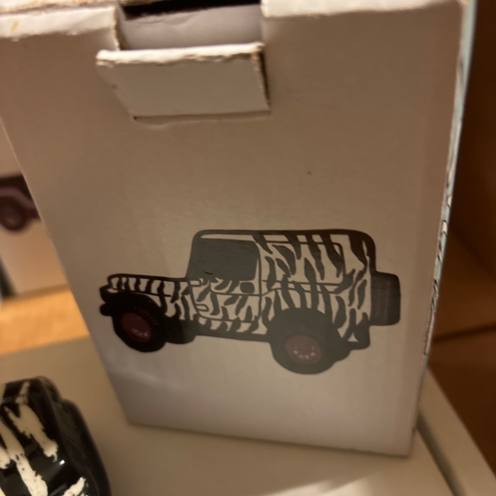 Contained Art - Picture 2 of 6
